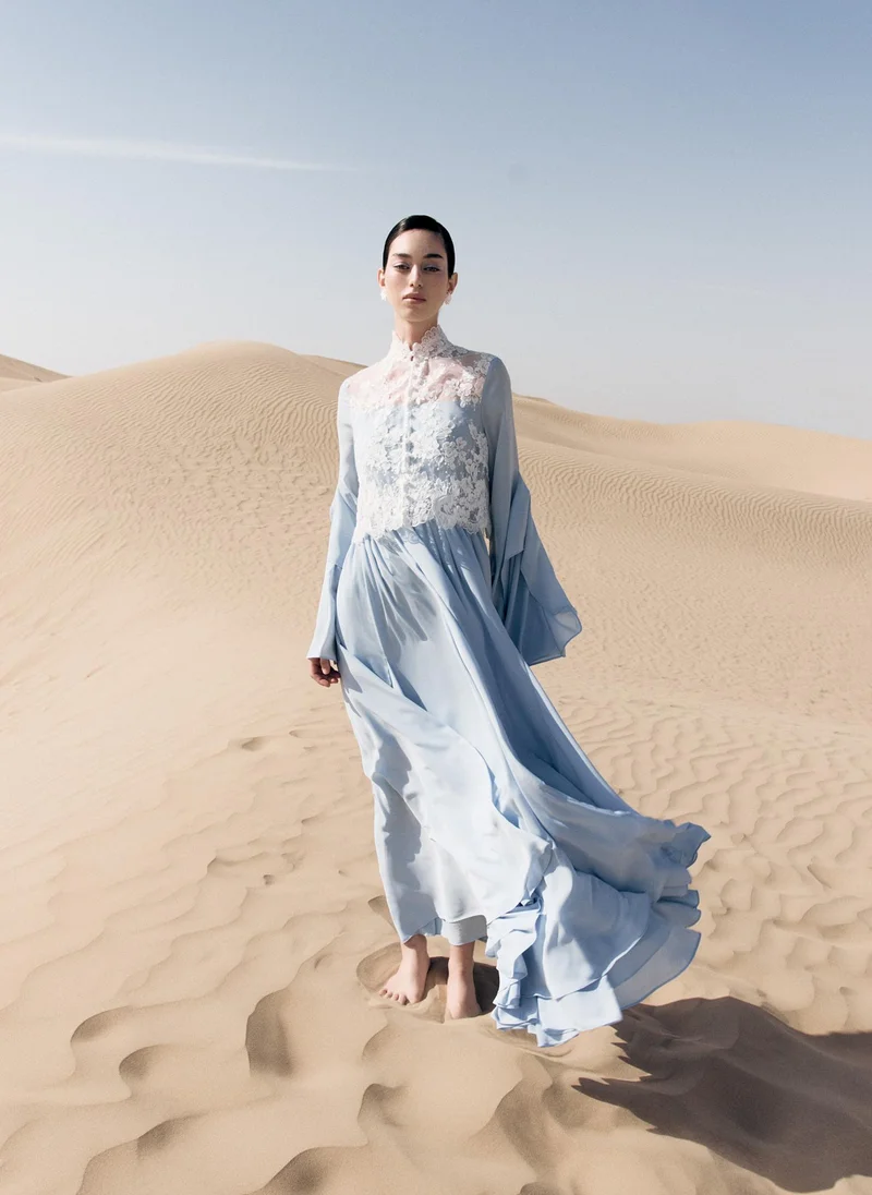 ليتشي فستان ماكسي خفيف الوزن بجزء علوي من الدانتيل